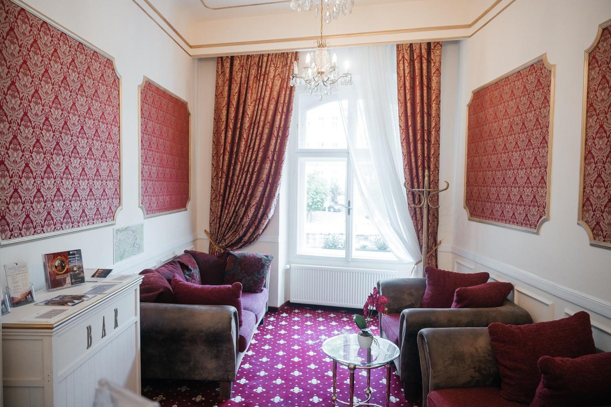 Alisa Hotel Karlovy Vary Exterior photo
