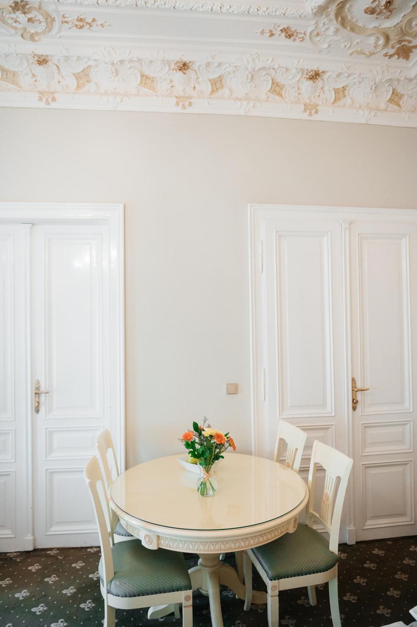 Alisa Hotel Karlovy Vary Exterior photo