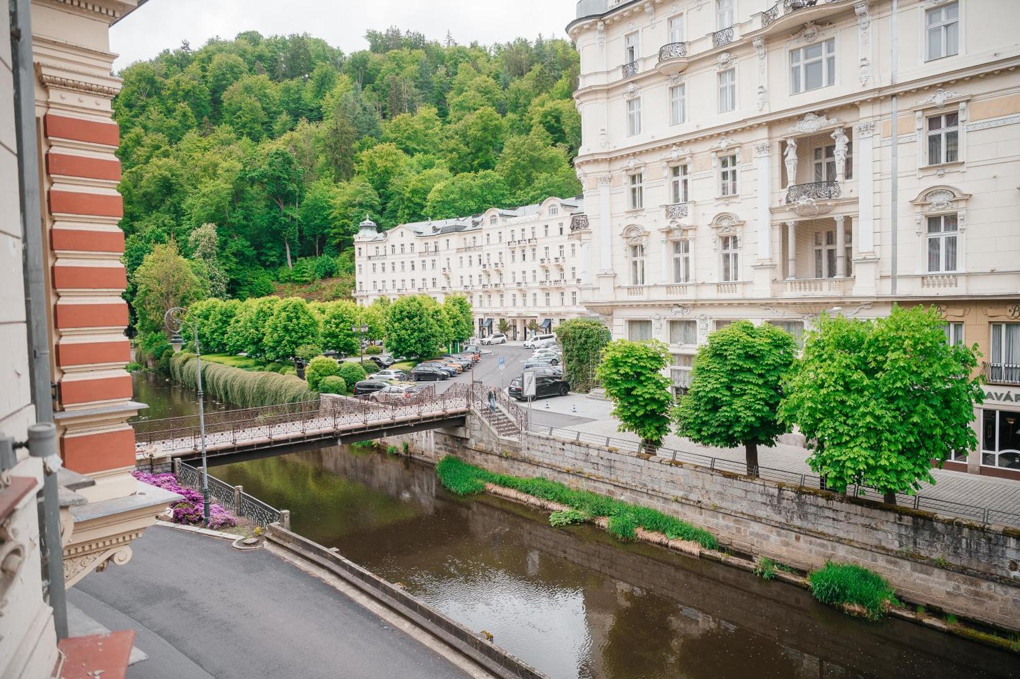 Alisa Hotel Karlovy Vary Exterior photo